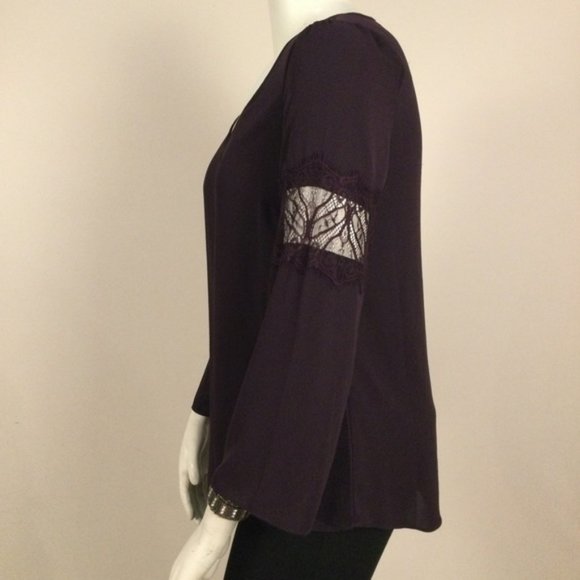 LE CHÂTEAU V Neck Pull On Blouse with Button Closure and Mesh Arm Detail - Picture 4 of 8